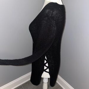EXPRESS NWOT long sleeve sweater size medium